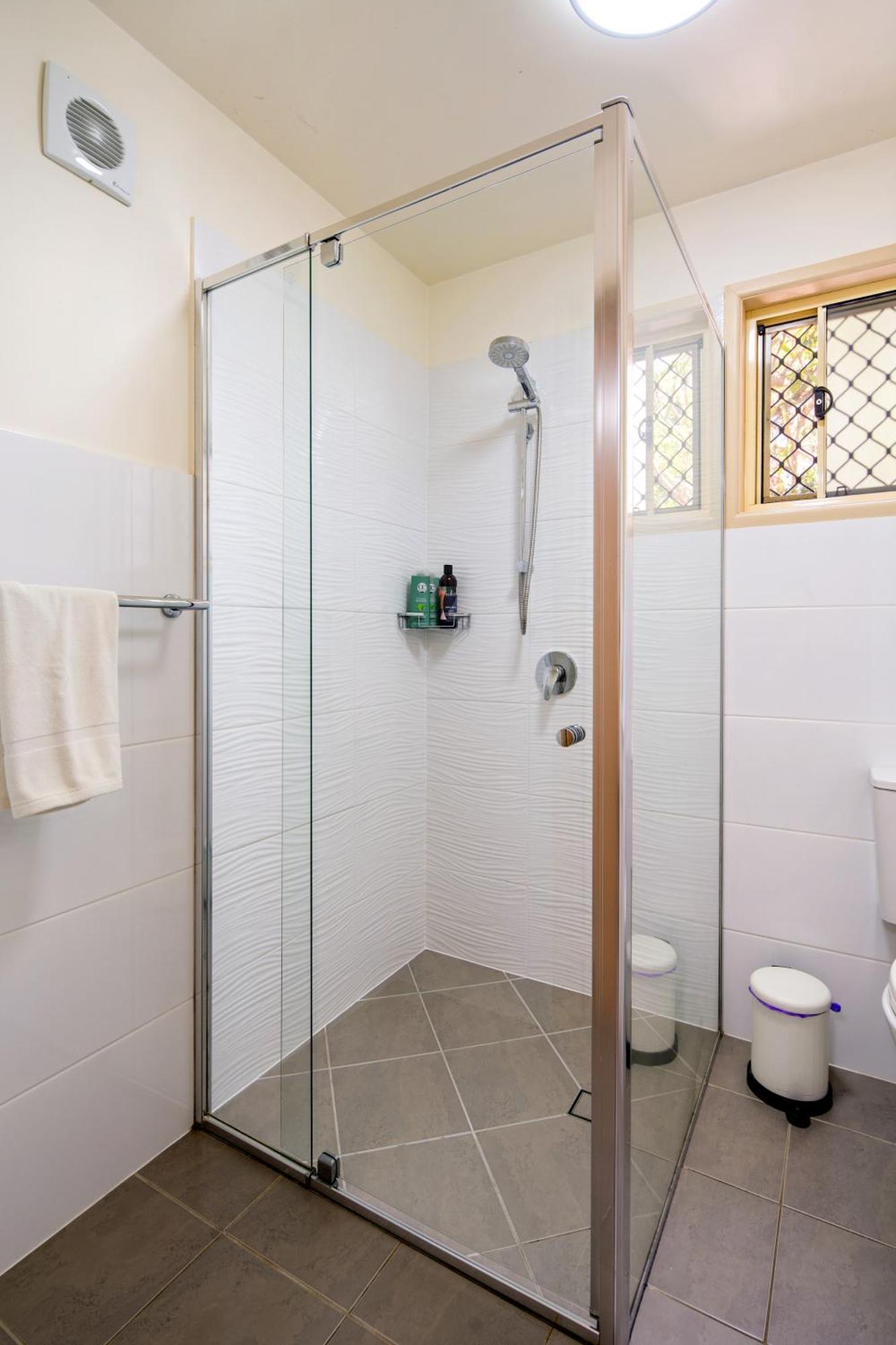 The Guesthouse Maleny Room photo