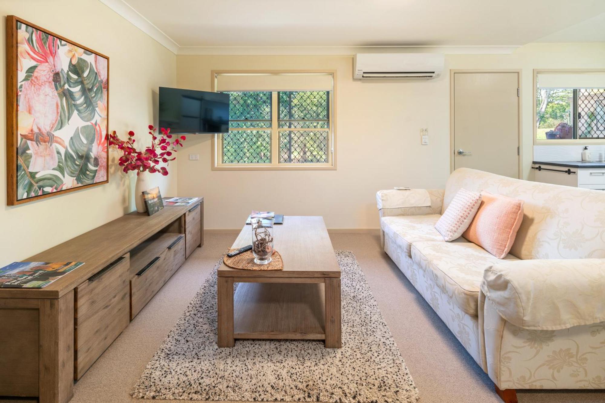 The Guesthouse Maleny Room photo